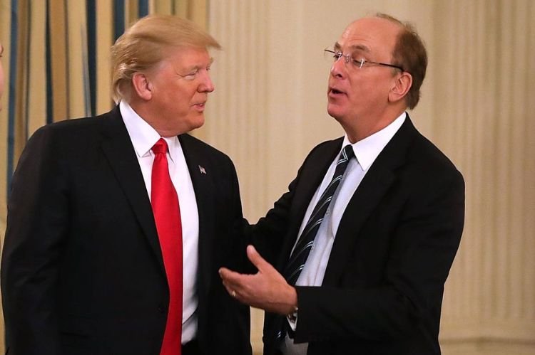 Comparing Larry Fink to Other Leaders