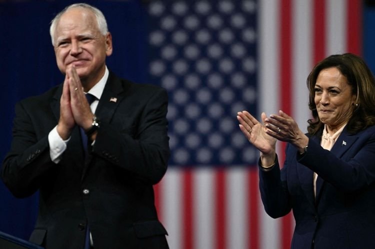 Comparing Tim Walz’s Net Worth to Other Politicians